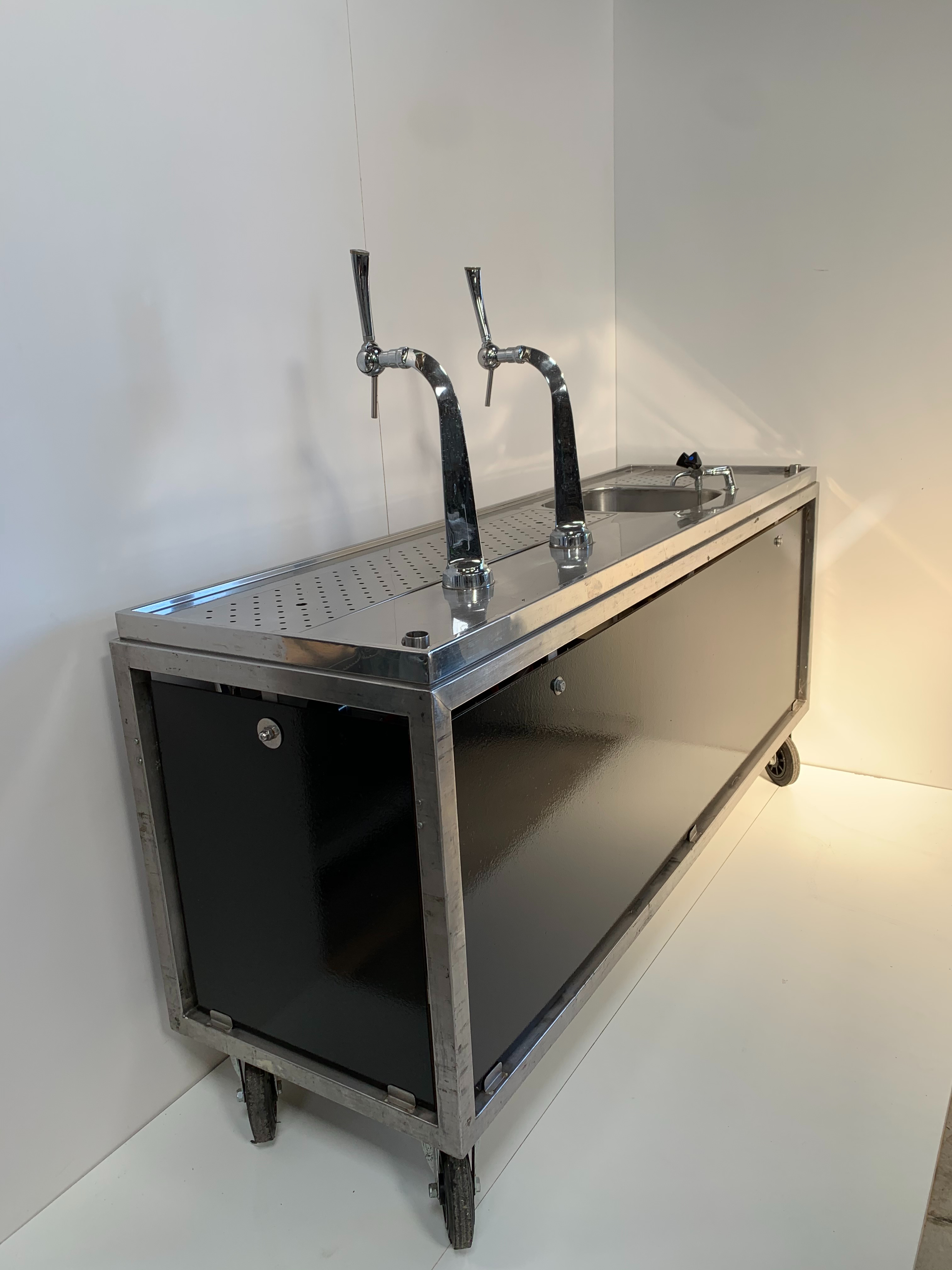 Mobiele tap met spoelbak dubbel kraan